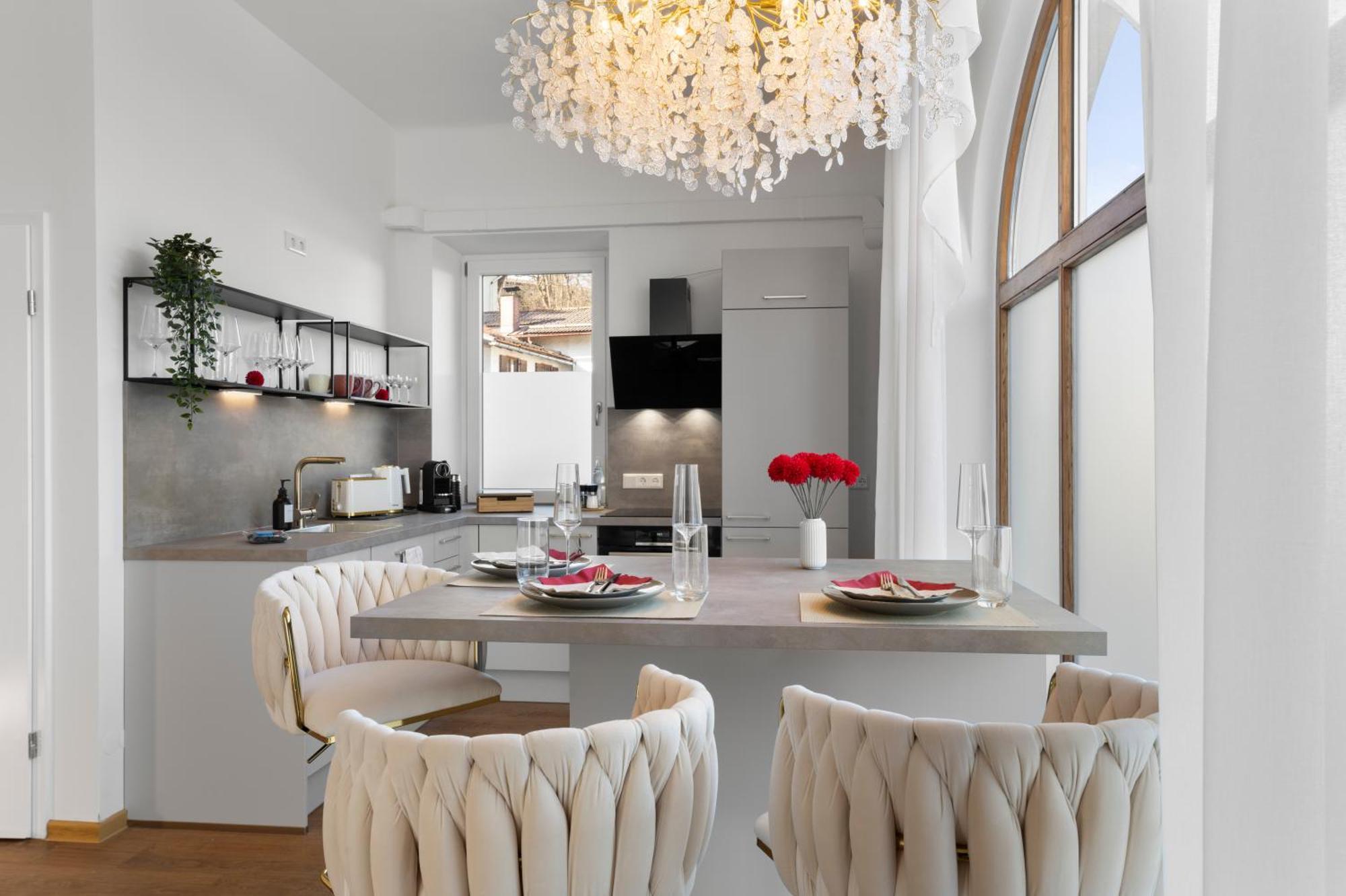 Liebelei Miesbach - Boutique-Apartment Mit Terrasse Im Zentrum מראה חיצוני תמונה