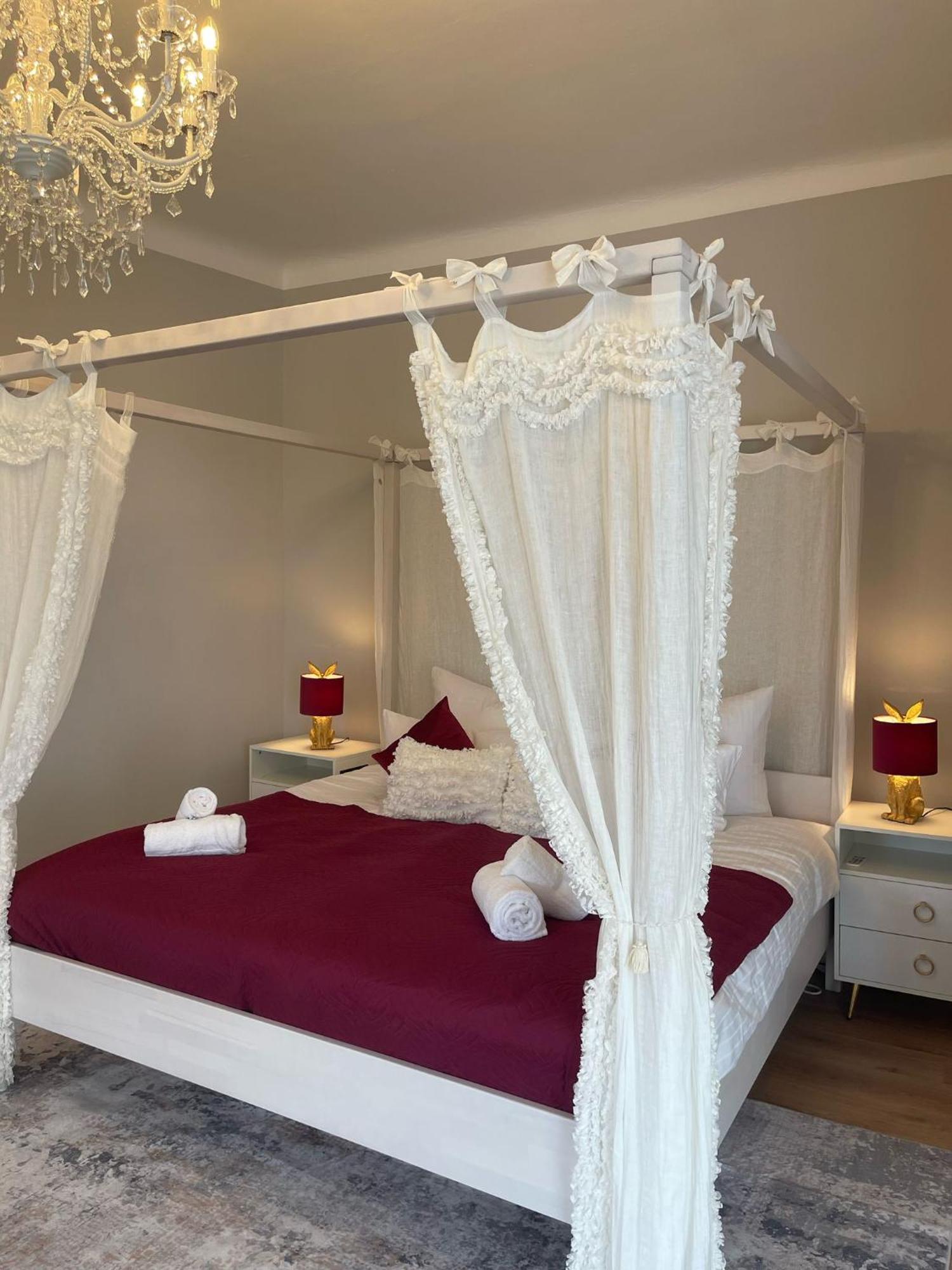 Liebelei Miesbach - Boutique-Apartment Mit Terrasse Im Zentrum מראה חיצוני תמונה
